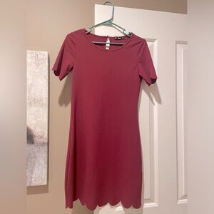 Red short sleeve dress